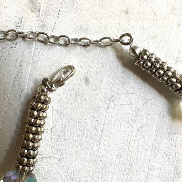 Silver tone crystal  and faux pearl necklace - Picture 5 of 8